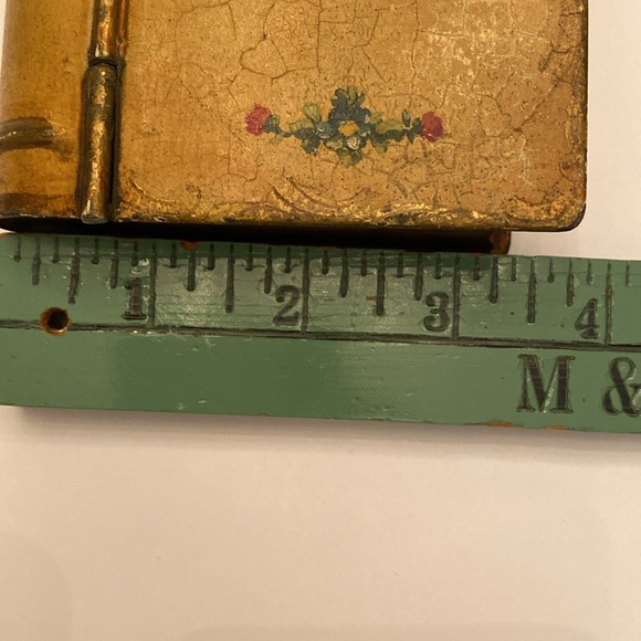 RARE CARLIN COMFORTS “MADE IN FRANCE FOR CARLIN COMFORTS” METAL BOOK - Picture 11 of 15